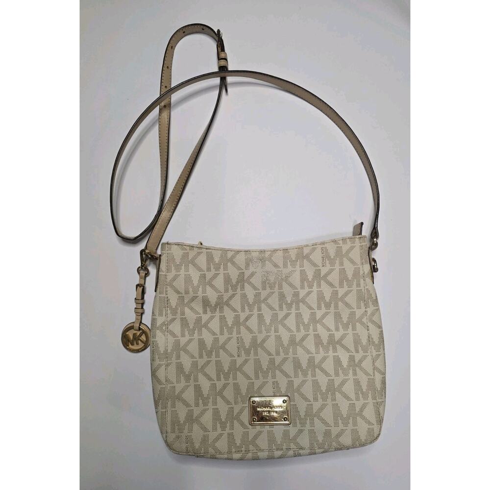 Michael Kors Jet Set Travel Signature Logo Messenger Bag - Color cream